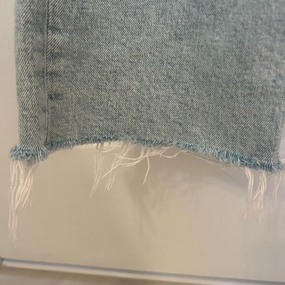 Zara Women’s Light Wash Denim Button Fly Jeans Size 10 Jagged Hem - Picture 3 of 11